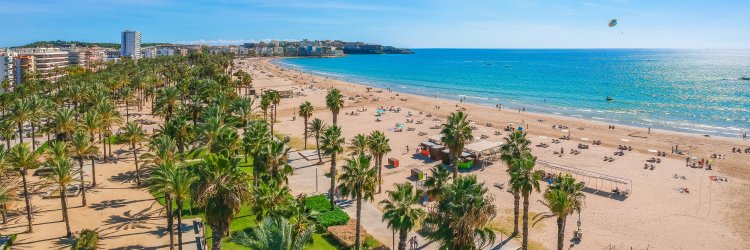 First line of beach in the promenade of Salou (Costa Dorada) also with AQUOPOLIS!