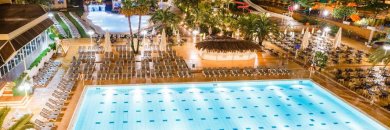 Pensão Completa num hotel com escorregas em Salou!