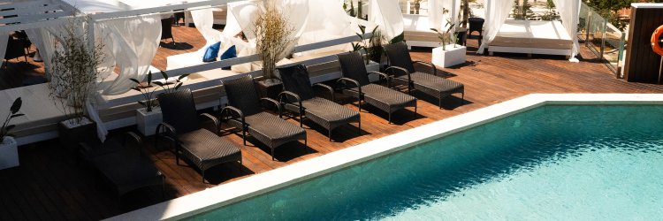 Profitez de Cabo de Gata dans un hôtel 4* avec vue sur la mer et petits déjeuners.