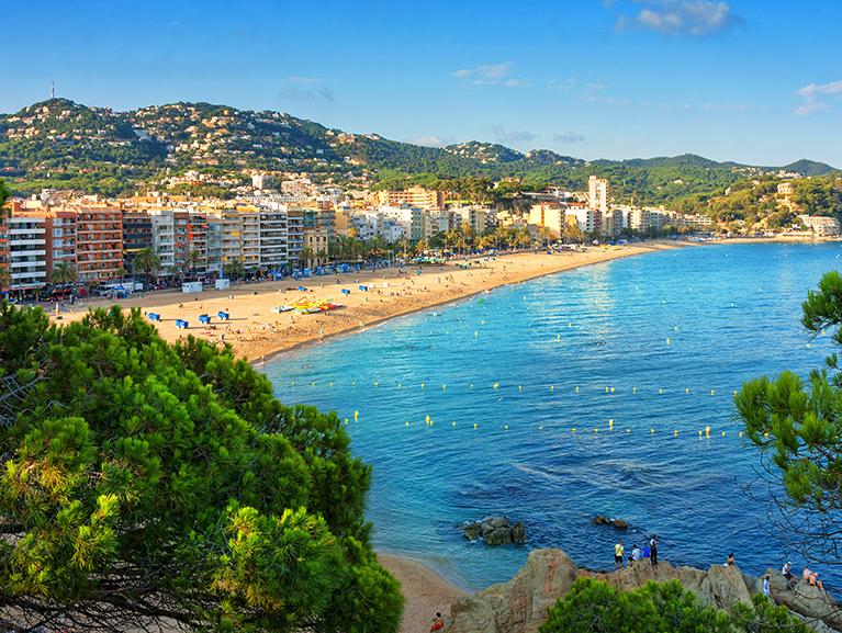 Getaway , located in Lloret de Mar (Costa Brava), in apartments with Breakfasts