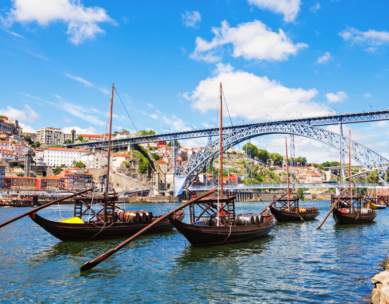 Voyage à Porto dans un hôtel de luxe 4* avec spa, croisière et dégustation de vin inclus.