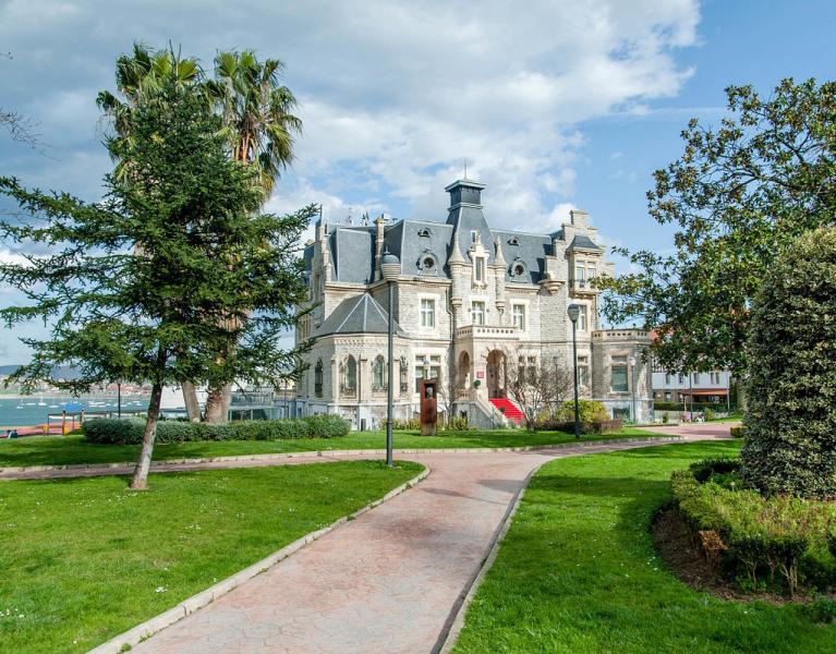 Reisen Sie wie ein König in diesem Palast aus dem Jahr 1906!