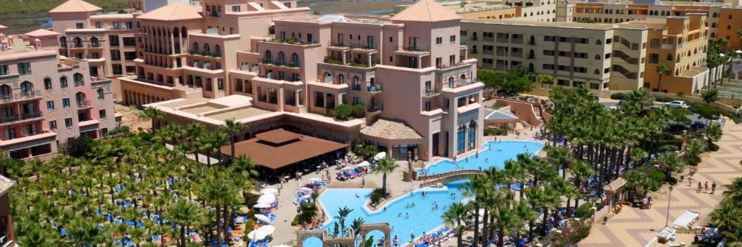 End of season in a 4* hotel in Isla Canela, 2 children FREE!