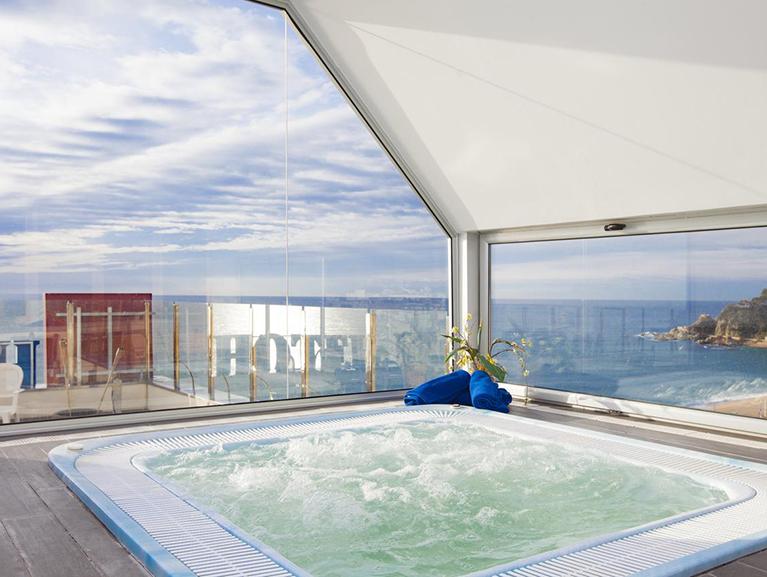 Relax , located in Lloret de Mar (Costa Brava), with a private spa