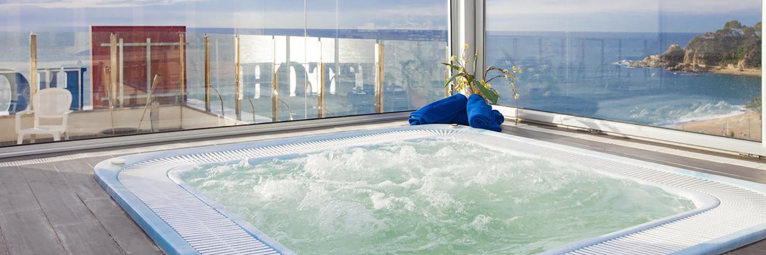 Relax , located in Lloret de Mar (Costa Brava), with a private spa