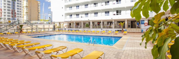 Enjoy the sun and the beach in Benidorm