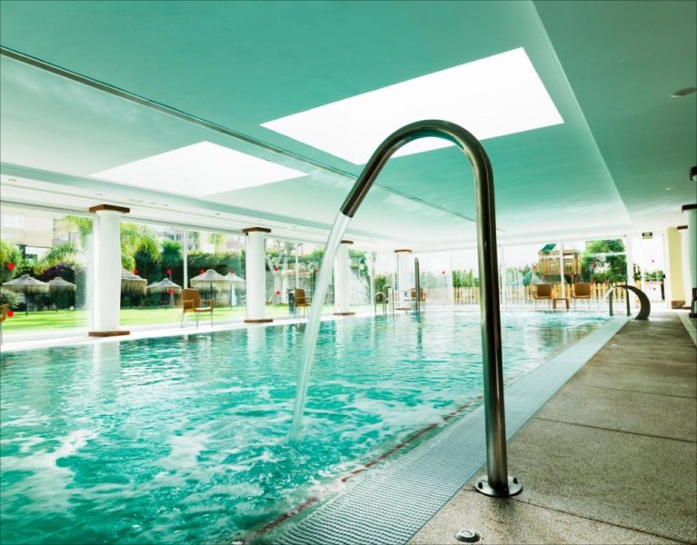 Fuengirola dans un hôtel 4* avec piscine chauffée