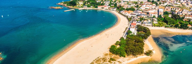Estadia junto à praia de Santa Cristina, perto da Corunha