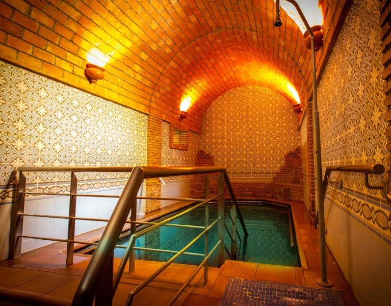 Entspannung pur in Almería: euer Wellnessurlaub mit Thermalbad