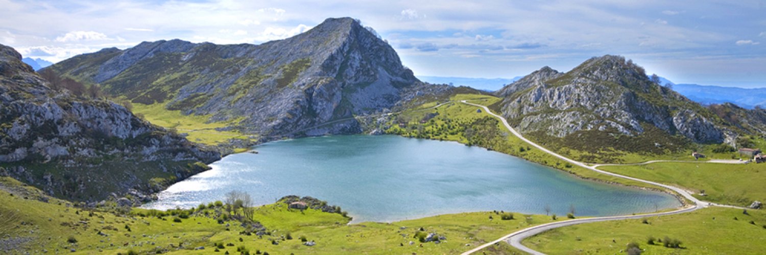 Wake up in the heart of Asturias: a 3* hotel with Breakfast and excellent connections.