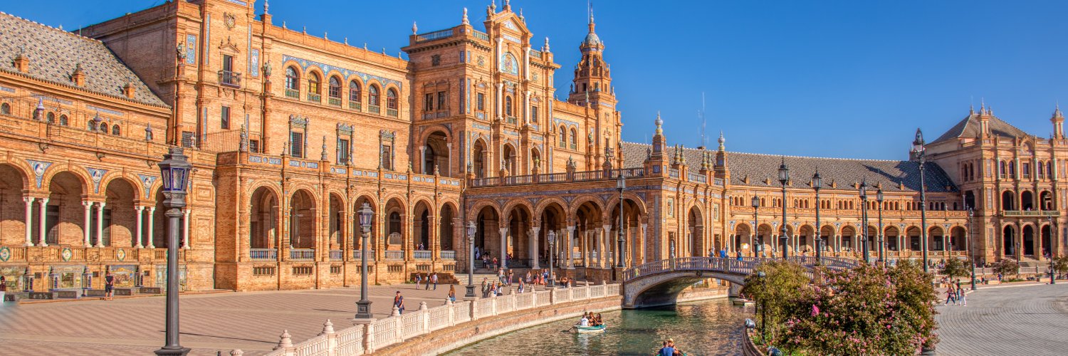 Discover Seville in a 4* hotel with Breakfast