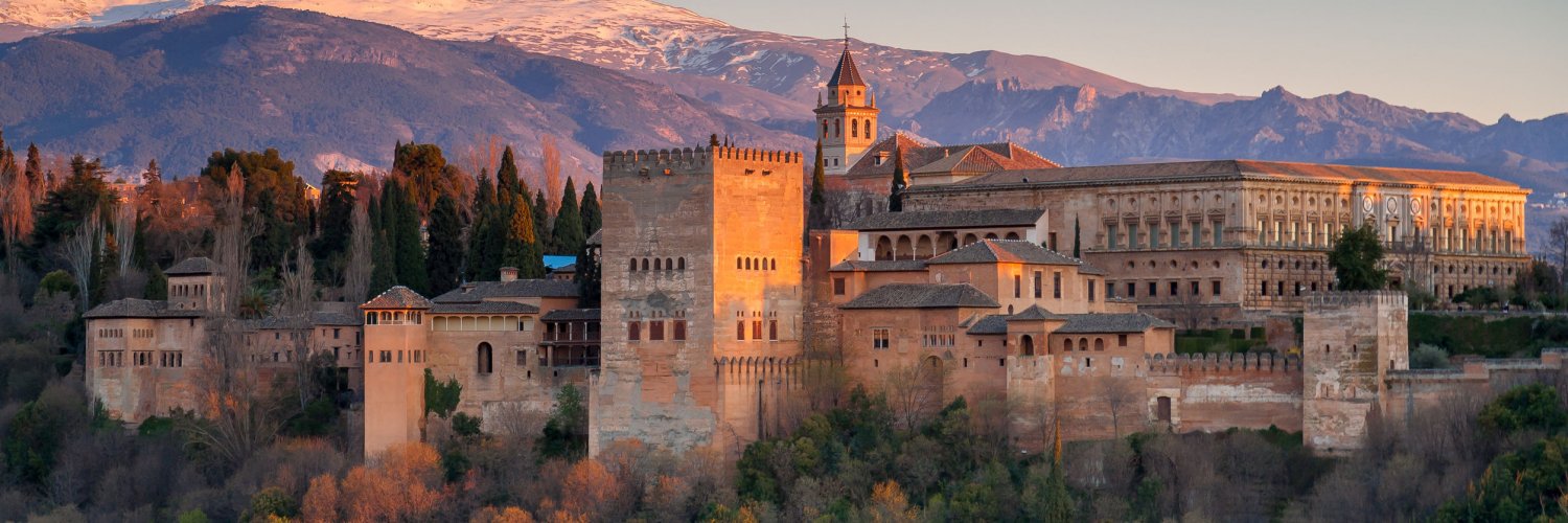 Granada at your feet: history, flavor and relaxation in the heart of the city