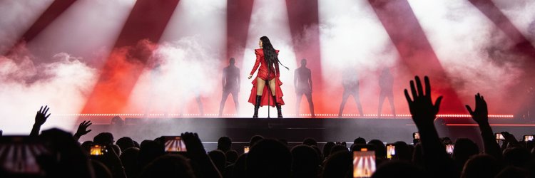 Rosalía vivre à Madrid ou Barcelone avec séjour à l'hôtel