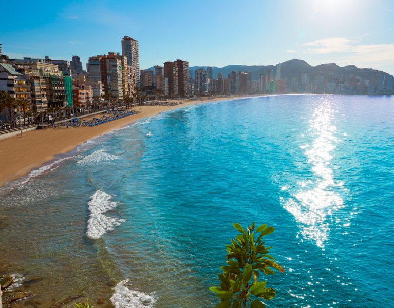 Benidorm nur für Erwachsene: Strandgefühl 200 m von Levante