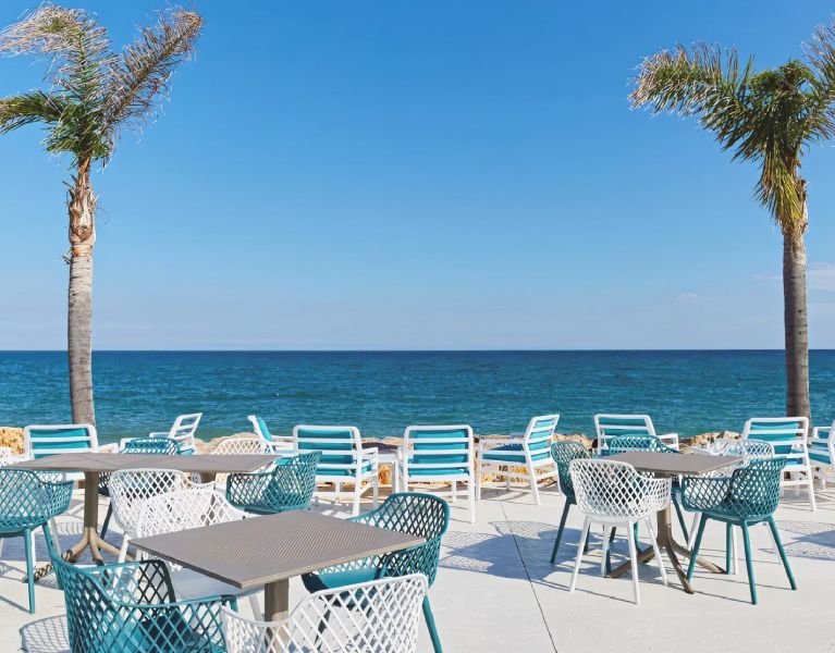 Sun, calm, and sea breeze in Costa Dorada