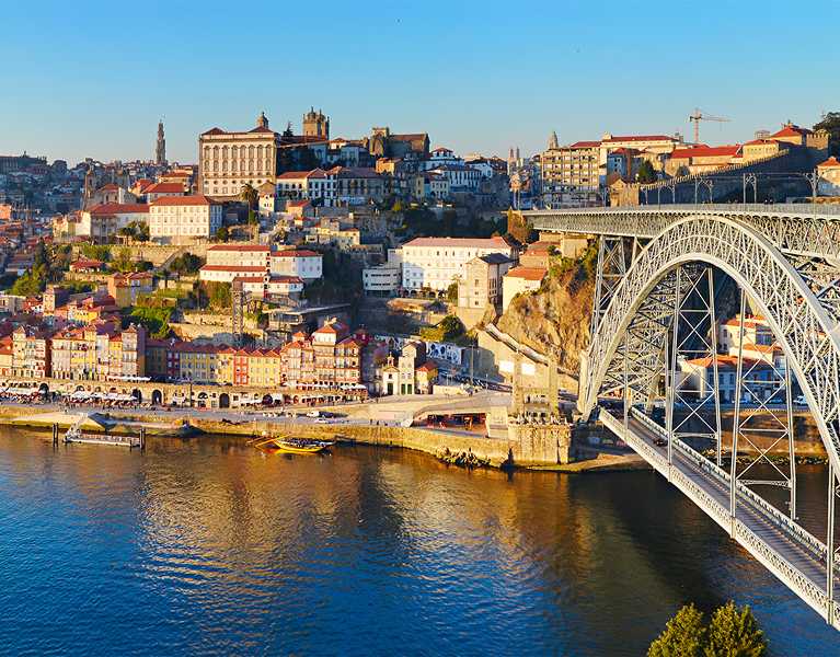 Là où la vie urbaine rencontre le fleuve : Porto