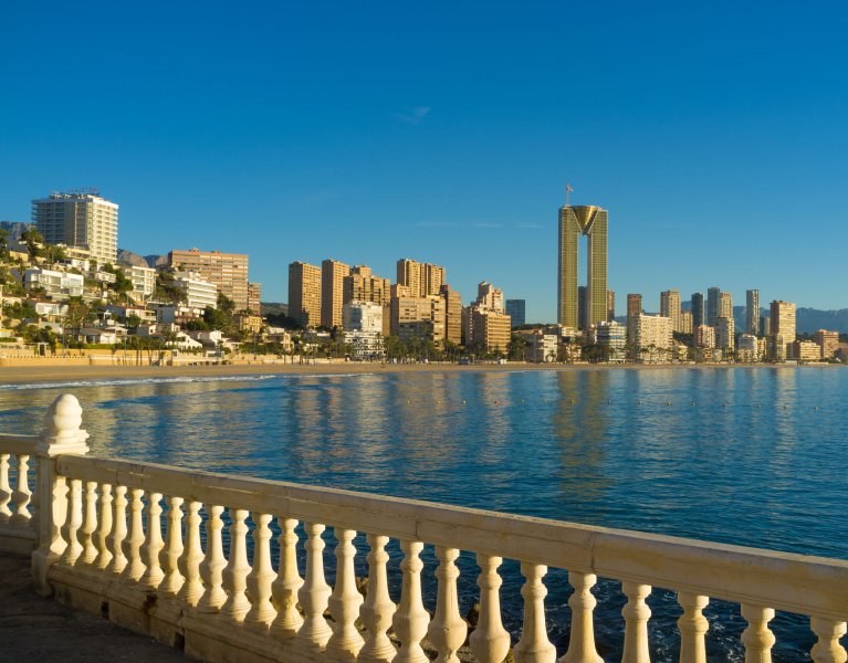 Benidorm nur für Erwachsene: Strandgefühl 200 m von Levante
