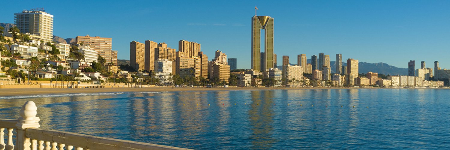 Benidorm só para adultos: mar, luz e energia junto à Levante