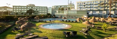 Relaxe e descontraia num hotel de 4* junto à praia de Ofir (Portugal)