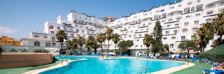 Roquetas de Mar front line beach and sea views First child free!