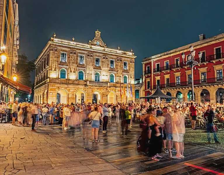 Ville, mer et sidra : explorez Gijón depuis un hôtel bien situé