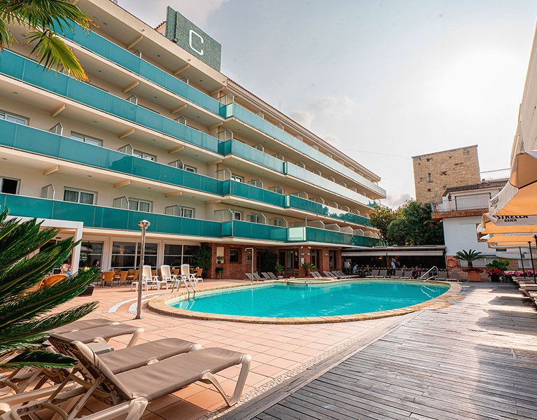 Golden beach days in Calafell: your Costa Daurada holiday