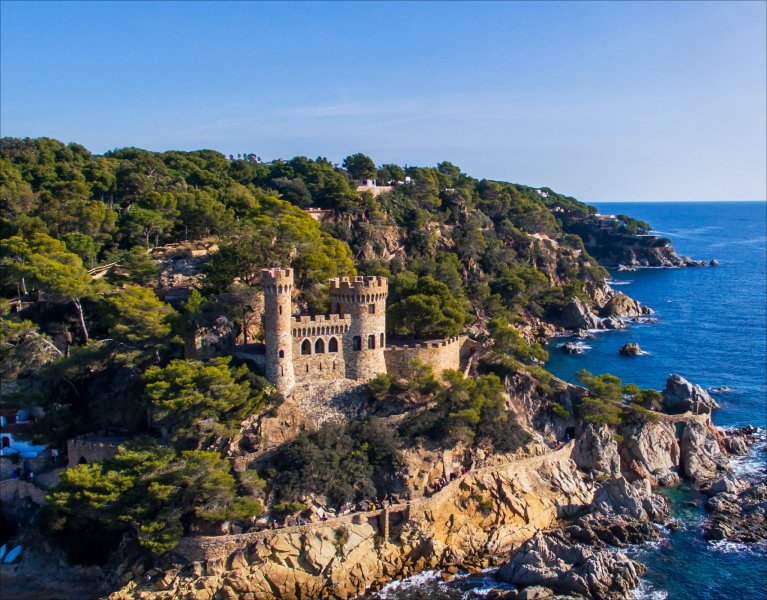 Lloret de Mar : bleu sauvage, sable doré, liberté totale
