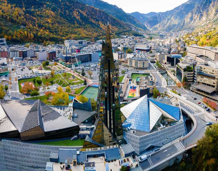 Your deal in Andorra: A shopping paradise at street level!