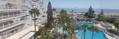 Beachfront family days in Roquetas de Mar with sea views