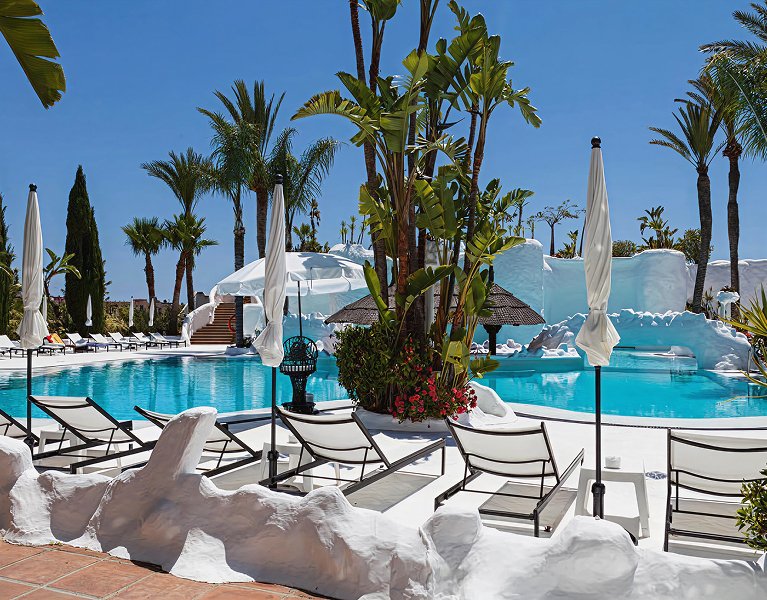 Luxury and calm on the Granada coast