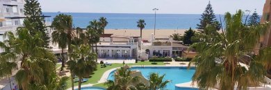 Beachfront family days in Roquetas de Mar with sea views