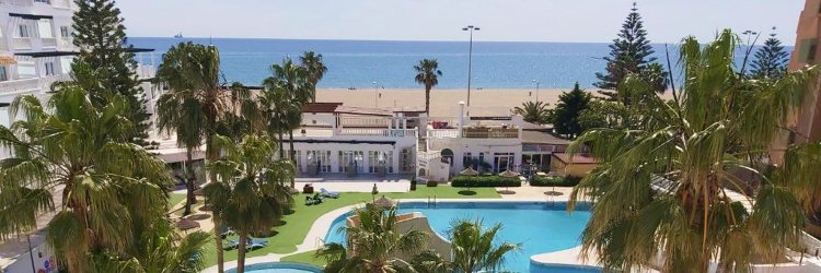 Beachfront family days in Roquetas de Mar with sea views