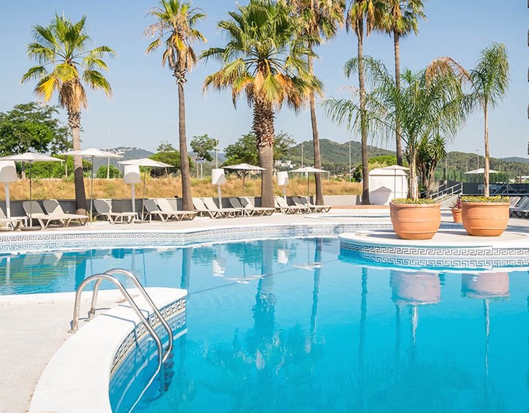 Barcelona Coast vibes: relax at Santa Susana