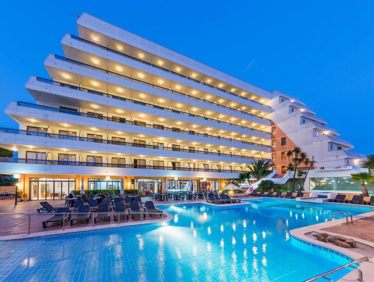 Primavera junto ao mar em Malgrat de Mar, na Costa Barcelona