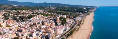 Wake up to the sound of the waves in Malgrat de Mar