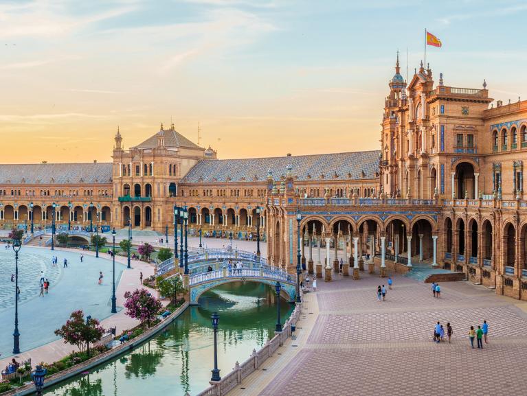 Stay in Seville with comfort and the perfect location