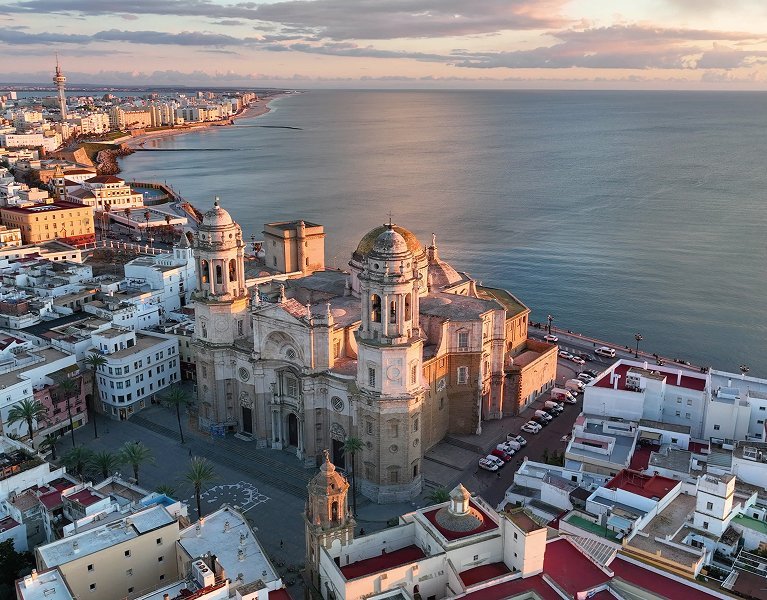 Cádiz city vibes by the sea