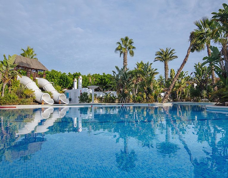 Switch off in nature: cabins near Alicante