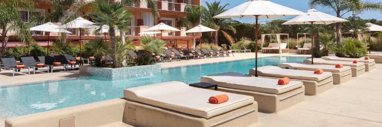 Spa bubbles and sunrise yoga in Malgrat de Mar