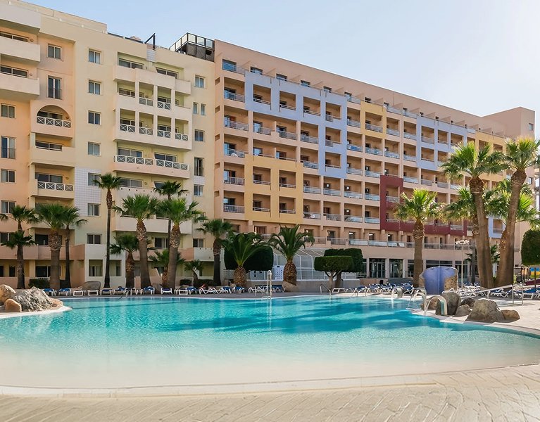 Your holiday to Roquetas de Mar in a 4* hotel is waiting for you.