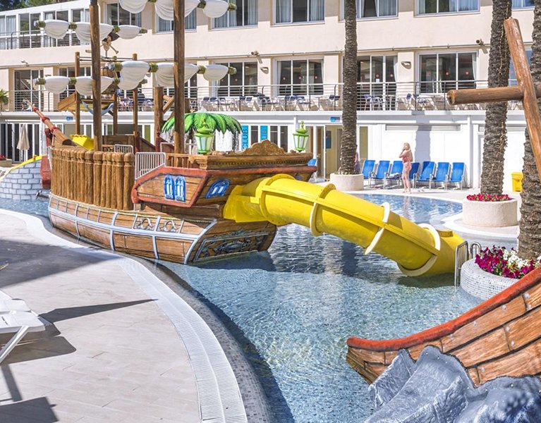 Summer with a Calella flavor! With water park for the whole family 