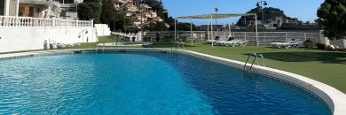Le soleil de la Costa Brava et les promenades dans la vieille ville de Tossa de Mar