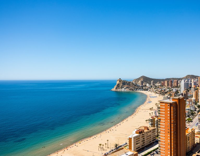 Dias na Costa Branca à beira-mar em Benidorm