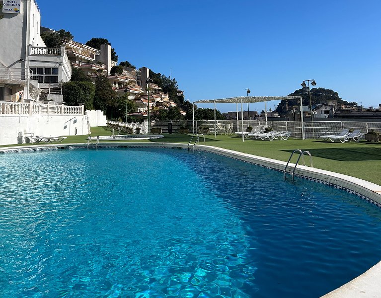 Faites vos valises ! Evadez-vous à Tossa de Mar dans un hôtel 4*. 