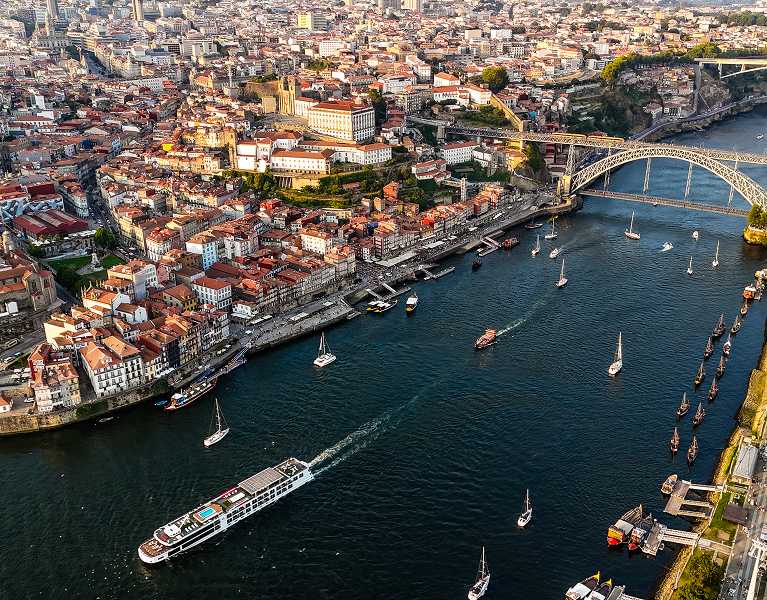 Portez un toast à Porto et naviguez sur le Douro !