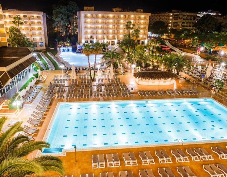 Salou Family Deal! 1st Child stays FREE, 2nd at -50%!