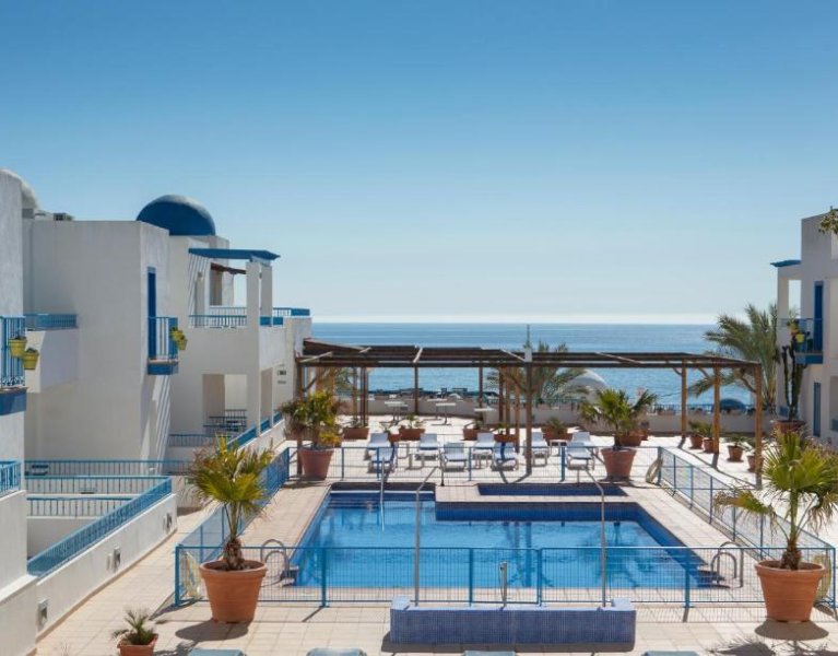 Summer in Mojacar in a 4* hotel near the sea, dare!