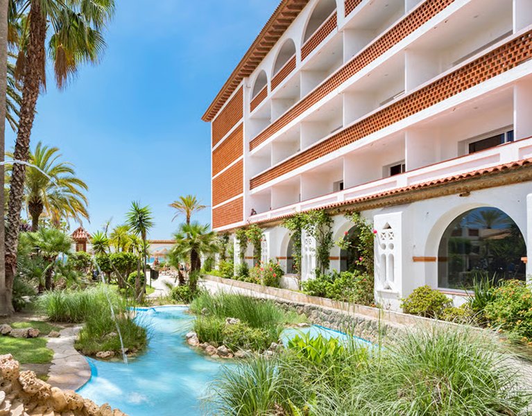 Beachfront hotel in Comarruga Costa Dorada
