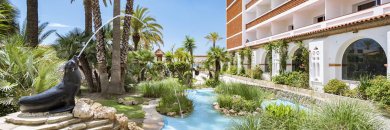 Beachfront hotel in Comarruga Costa Dorada
