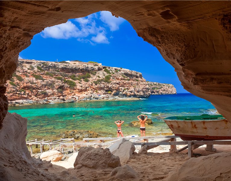 Formentera em grande estilo: Ferry + Resort Incluído